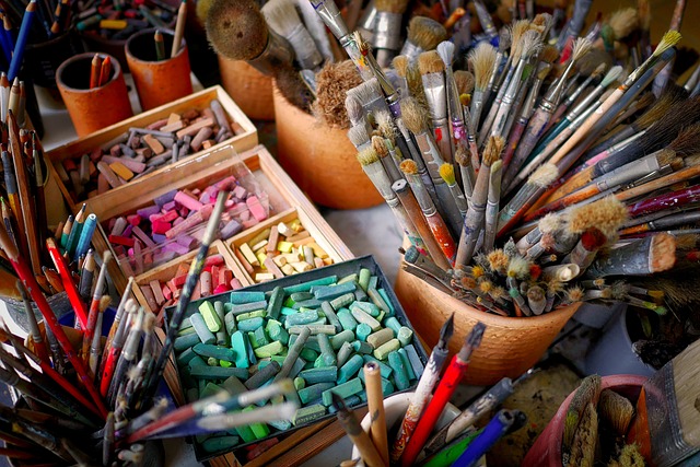 Médiateur artistique.